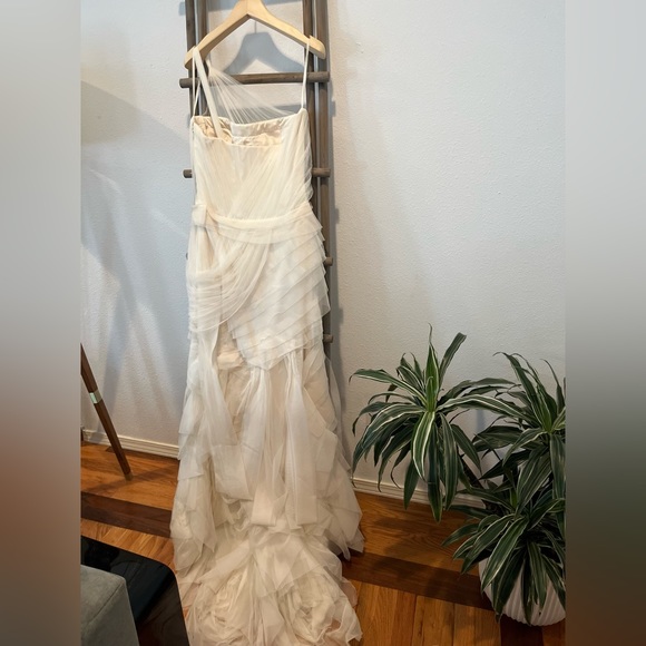 Vera Wang Farrah Wedding Gown Ivory Size 10 - Picture 11 of 14